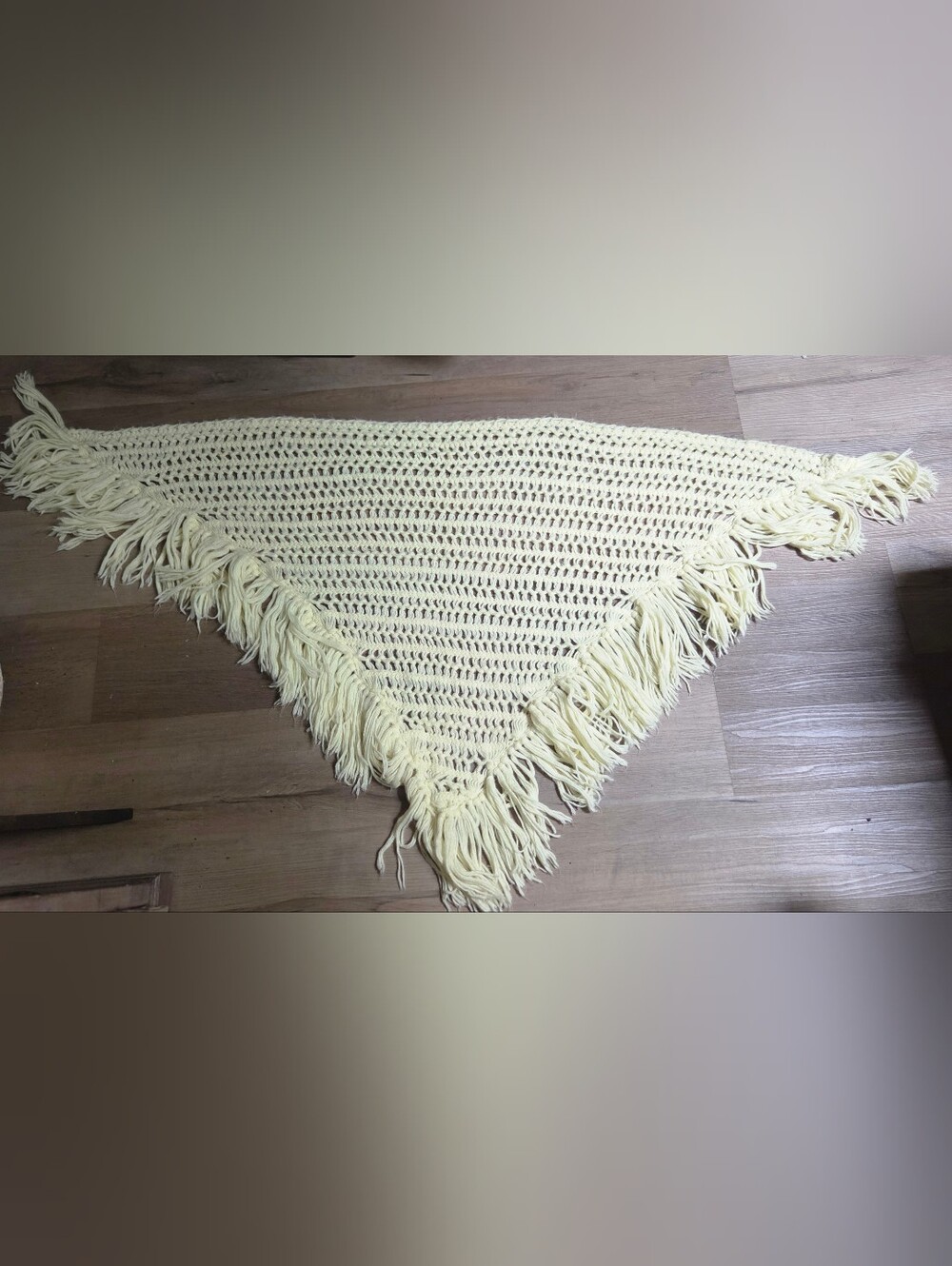 Handmade Knit Soft Triangle Shawl Soft Yellow Hippie Festival Large Bin PP